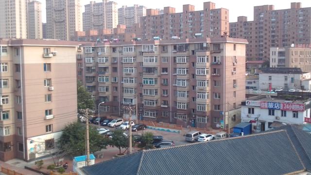 取代遥控器，充当翻译官，Qin 2多亲AI手机瞬间让你变成外国人