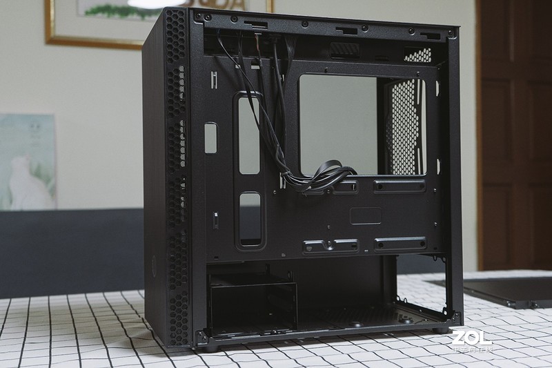 东海风云GI-R66U+酷冷至尊MB400L机箱：不要让女孩子独自宅家拆机