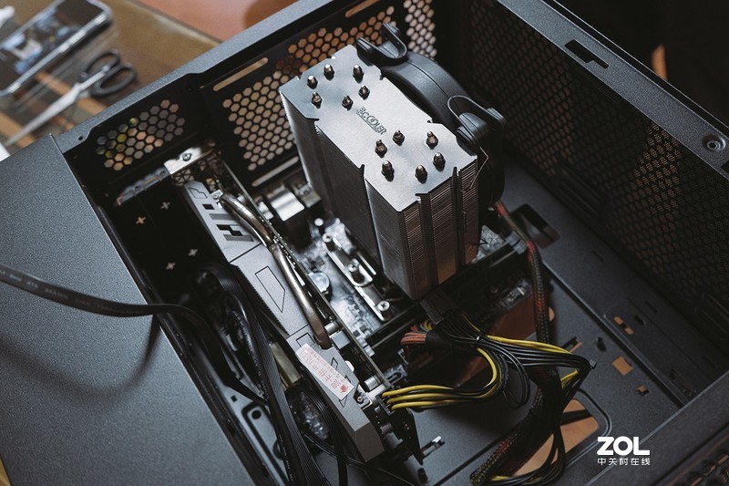 东海风云GI-R66U+酷冷至尊MB400L机箱：不要让女孩子独自宅家拆机