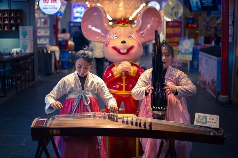 点曲，随意付款，这样挺好。