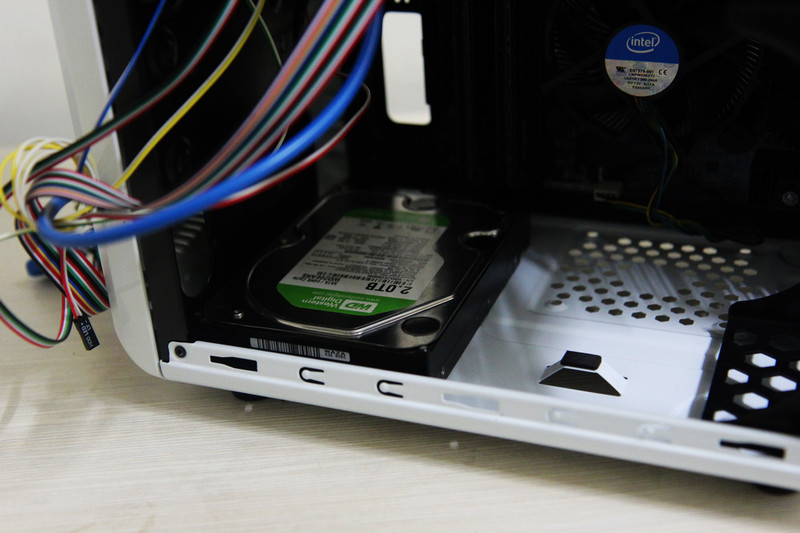 是该有个家了！ICE两件套装机爽玩LOL