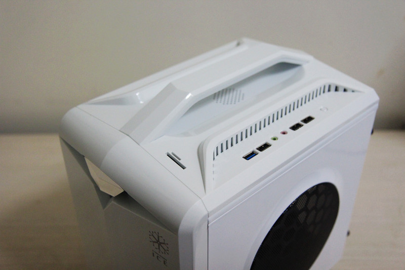 是该有个家了！ICE两件套装机爽玩LOL