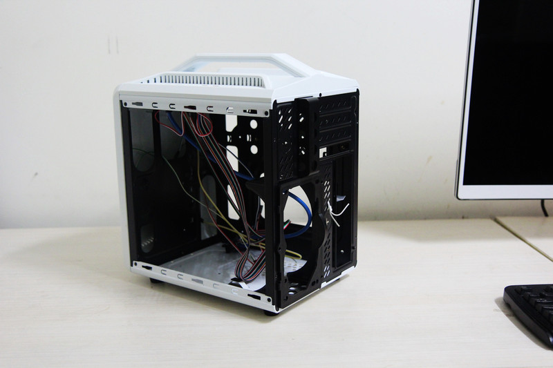 是该有个家了！ICE两件套装机爽玩LOL