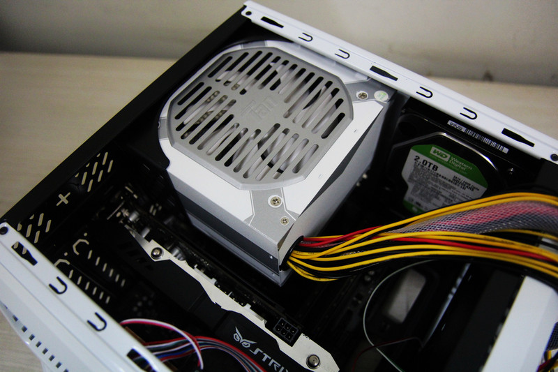 是该有个家了！ICE两件套装机爽玩LOL