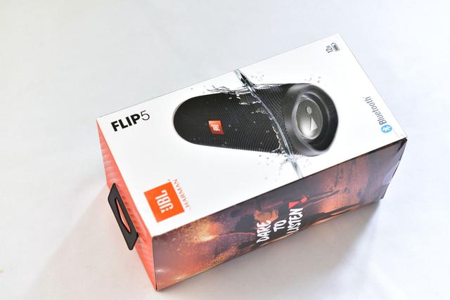 八九百的JBL FLIP5蓝牙音箱值不值得买，来个德美横评