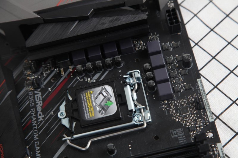 “平民级”高效吃鸡电脑，“图灵新甜品”和GTX1070称兄道弟！！！