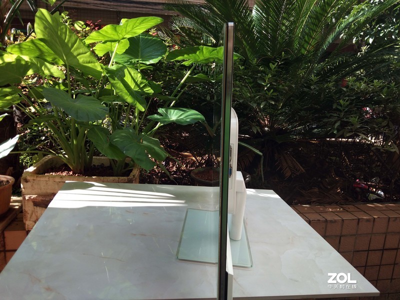 网吧倒闭32寸高清hkcnb32f超薄显示器低价处理465包邮