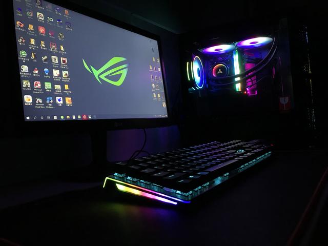 流光溢彩，防尘防水，雷柏V530银轴机械键盘 上手体验