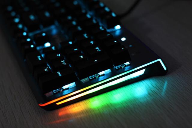 疾速触发，自主红外银轴：雷柏V530这款键盘满足日常一切需要