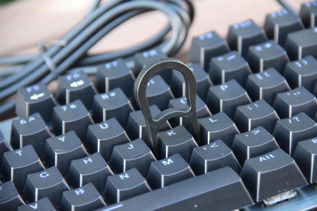 疾速触发，自主红外银轴：雷柏V530这款键盘满足日常一切需要