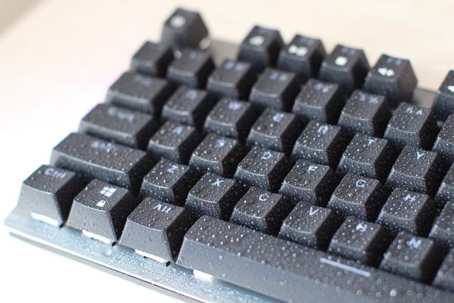 疾速触发，自主红外银轴：雷柏V530这款键盘满足日常一切需要