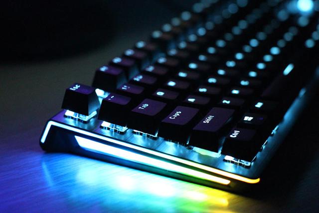 疾速触发，自主红外银轴：雷柏V530这款键盘满足日常一切需要