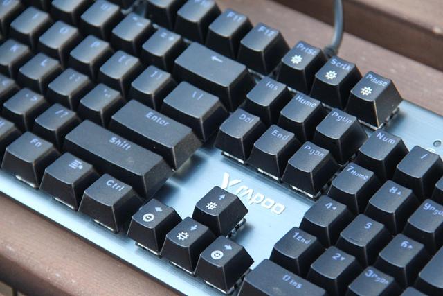 疾速触发，自主红外银轴：雷柏V530这款键盘满足日常一切需要