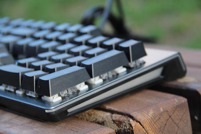 疾速触发，自主红外银轴：雷柏V530这款键盘满足日常一切需要