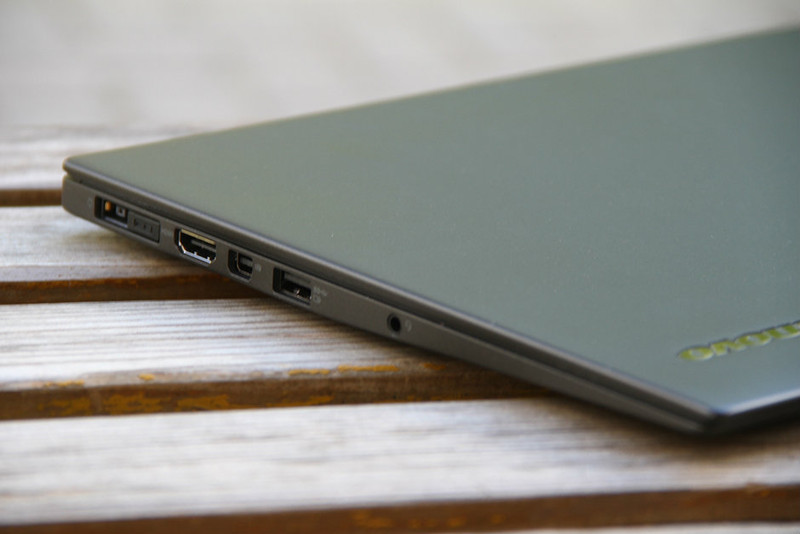 经典元素集于一身 ThinkPad X1C拆解图赏