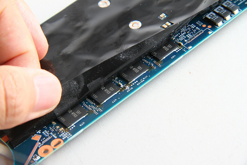 经典元素集于一身 ThinkPad X1C拆解图赏