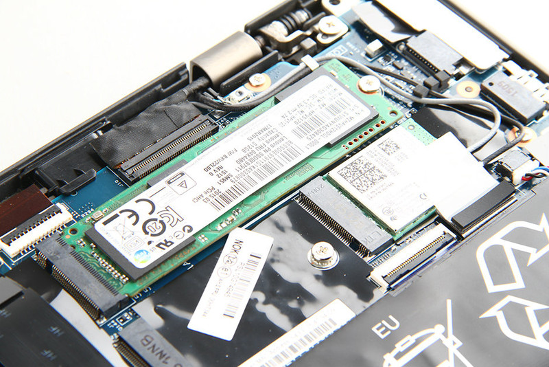 经典元素集于一身 ThinkPad X1C拆解图赏