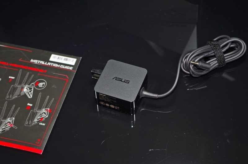 除了RGB灯效，华硕GT-AC2900已经做到全平台加速