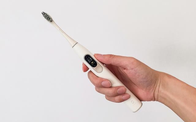 AI洁齿看得见，带彩屏和陀螺仪的电动牙刷：Oclean X体验