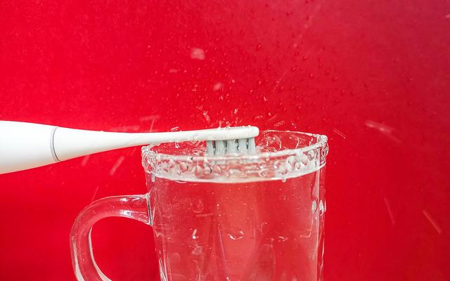 AI洁齿看得见，带彩屏和陀螺仪的电动牙刷：Oclean X体验