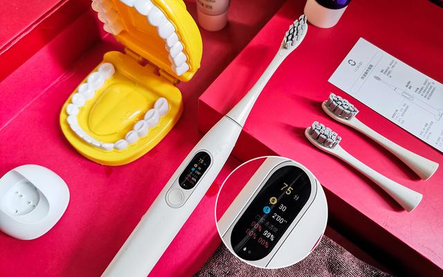 AI洁齿看得见，带彩屏和陀螺仪的电动牙刷：Oclean X体验