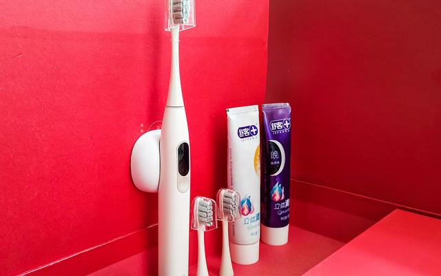 AI洁齿看得见，带彩屏和陀螺仪的电动牙刷：Oclean X体验