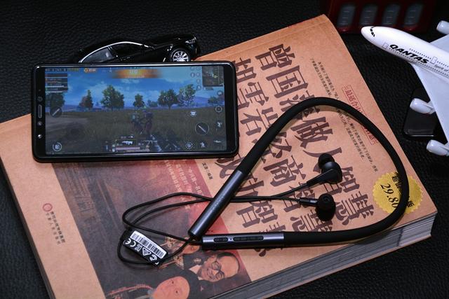 颈挂式、磁吸附，雷柏XS100蓝牙耳机售价不到Bose、大法的零头