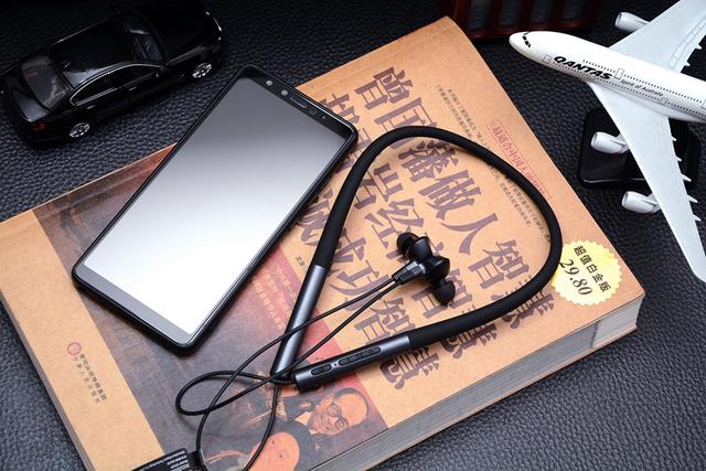 颈挂式、磁吸附，雷柏XS100蓝牙耳机售价不到Bose、大法的零头