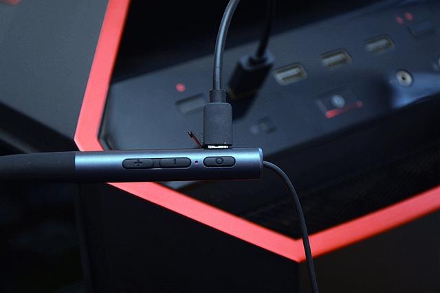 颈挂式、磁吸附，雷柏XS100蓝牙耳机售价不到Bose、大法的零头