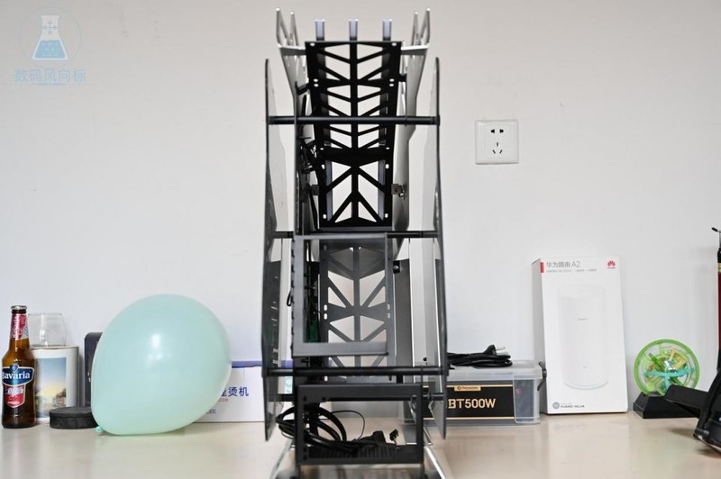 异形爱好者的机箱MOD大玩具，大水牛铁血战士机箱体验