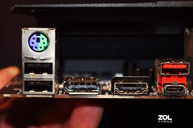 重回微星主板怀抱，微星Z390 Gaming Edge AC刀锋版装机点评