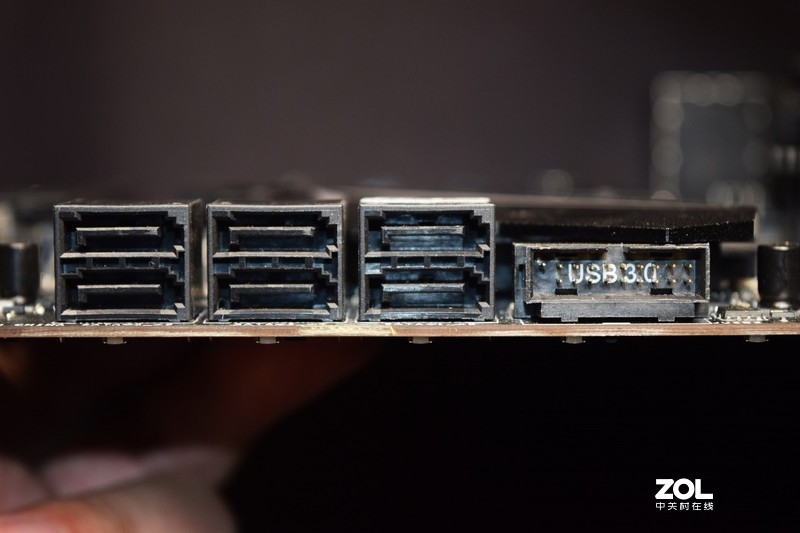 重回微星主板怀抱，微星Z390 Gaming Edge AC刀锋版装机点评