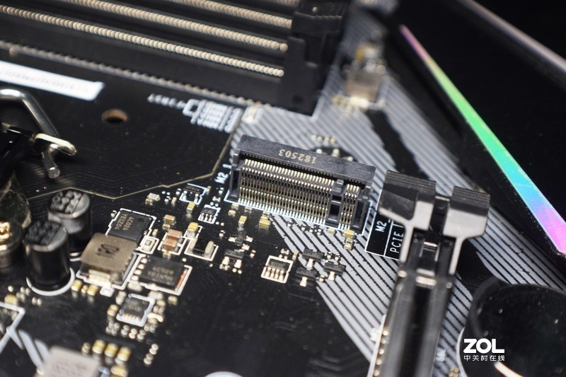 重回微星主板怀抱，微星Z390 Gaming Edge AC刀锋版装机点评