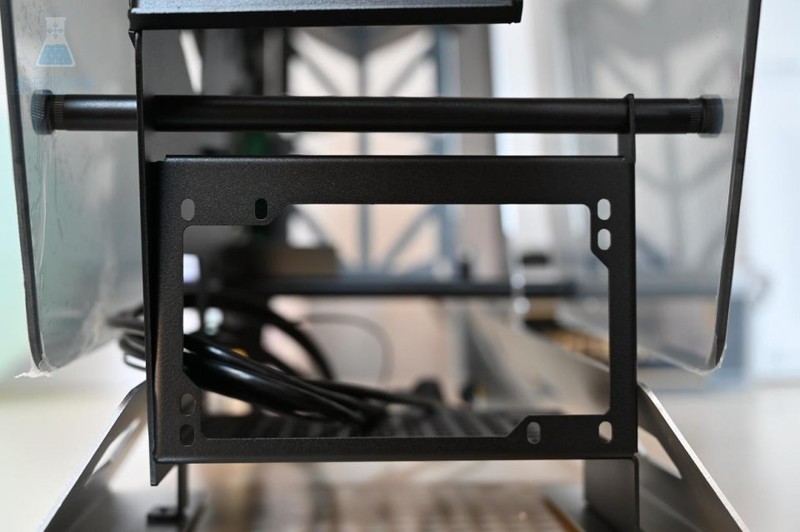 异形爱好者的机箱MOD大玩具，大水牛铁血战士机箱体验