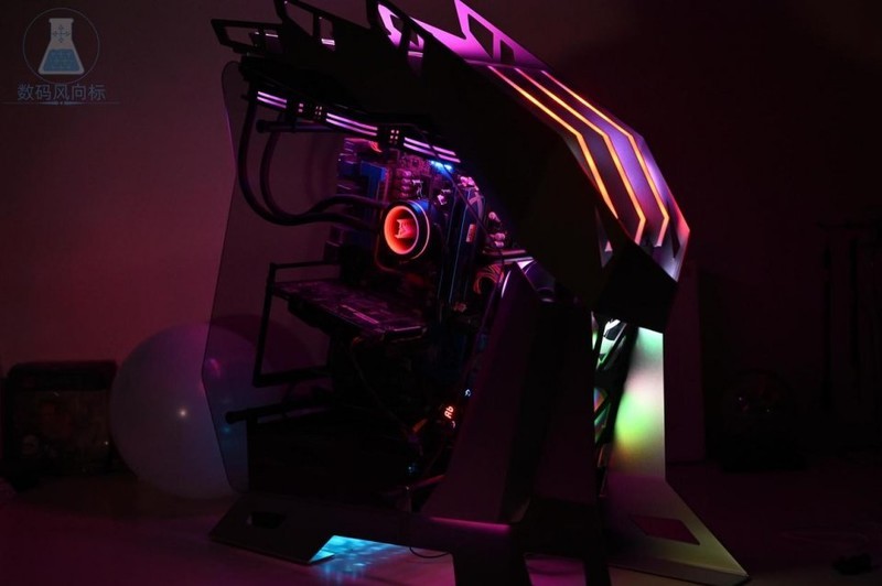 异形爱好者的机箱MOD大玩具，大水牛铁血战士机箱体验