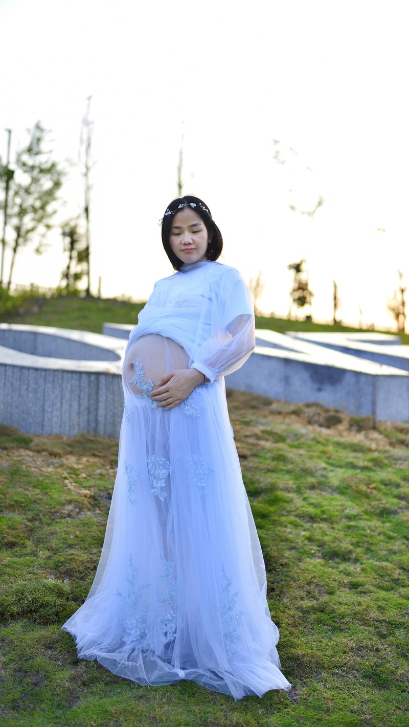 新入手的新镜头，为媳妇拍个二宝的孕照