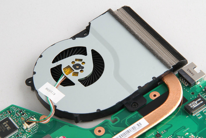 内涵丰富的大块头！华硕K751L拆解图赏