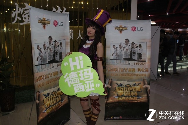 妞儿们！！！有本事放开那些显示器，冲我来！！！