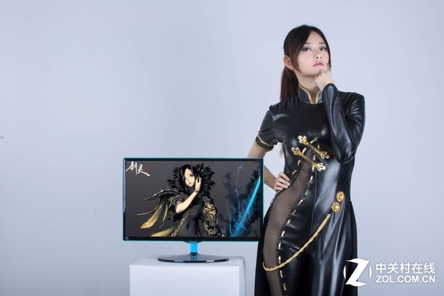 妞儿们！！！有本事放开那些显示器，冲我来！！！