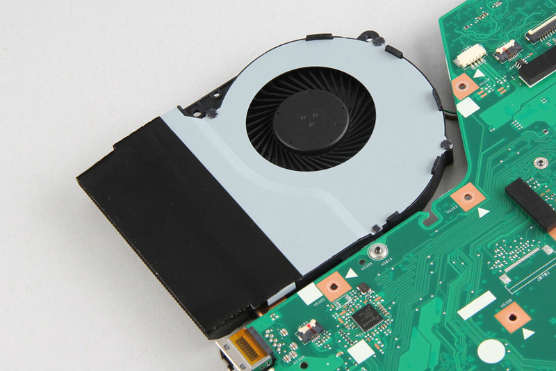 内涵丰富的大块头！华硕K751L拆解图赏