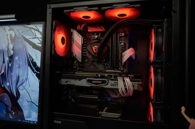 重燃桌面RGB，红龙套装全新中塔机箱MPG GUNGNIR 110R