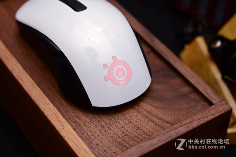 颜值很高、分量只有80g，赛睿Rival106鼠标开箱