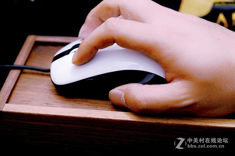 颜值很高、分量只有80g，赛睿Rival106鼠标开箱