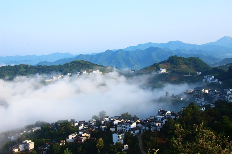 坡山村云海