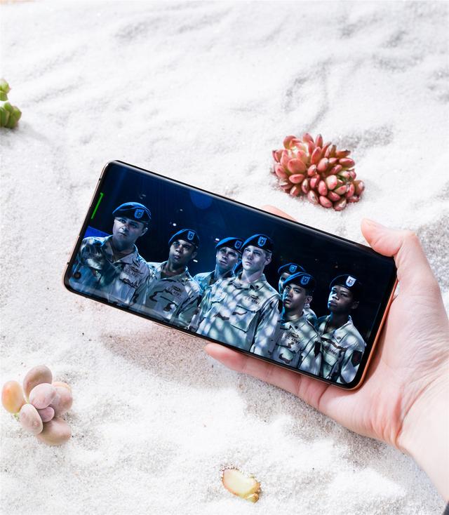 10亿色彩屏幕，120Hz高刷新率！这款手机爽得你浑身鸡皮疙瘩！