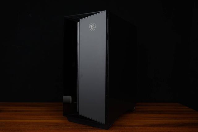 重燃桌面RGB，红龙套装全新中塔机箱MPG GUNGNIR 110R