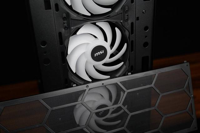 重燃桌面RGB，红龙套装全新中塔机箱MPG GUNGNIR 110R