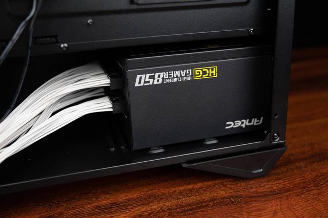 重燃桌面RGB，红龙套装全新中塔机箱MPG GUNGNIR 110R