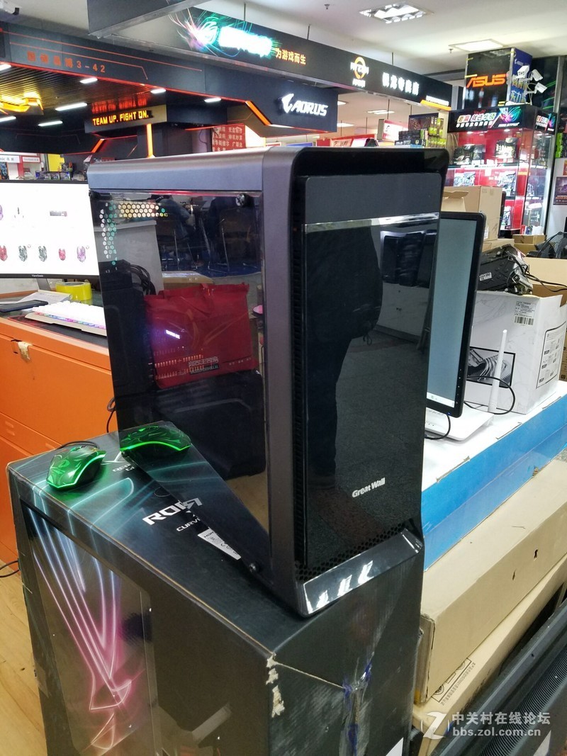 I7 8700 16G 240G GTX1070TI 主机一台