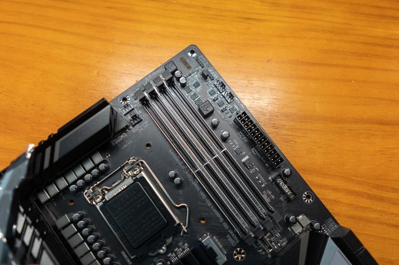 无需发票质保四年，技嘉 Z390 AORUS PRO WIFI 主板开箱测试